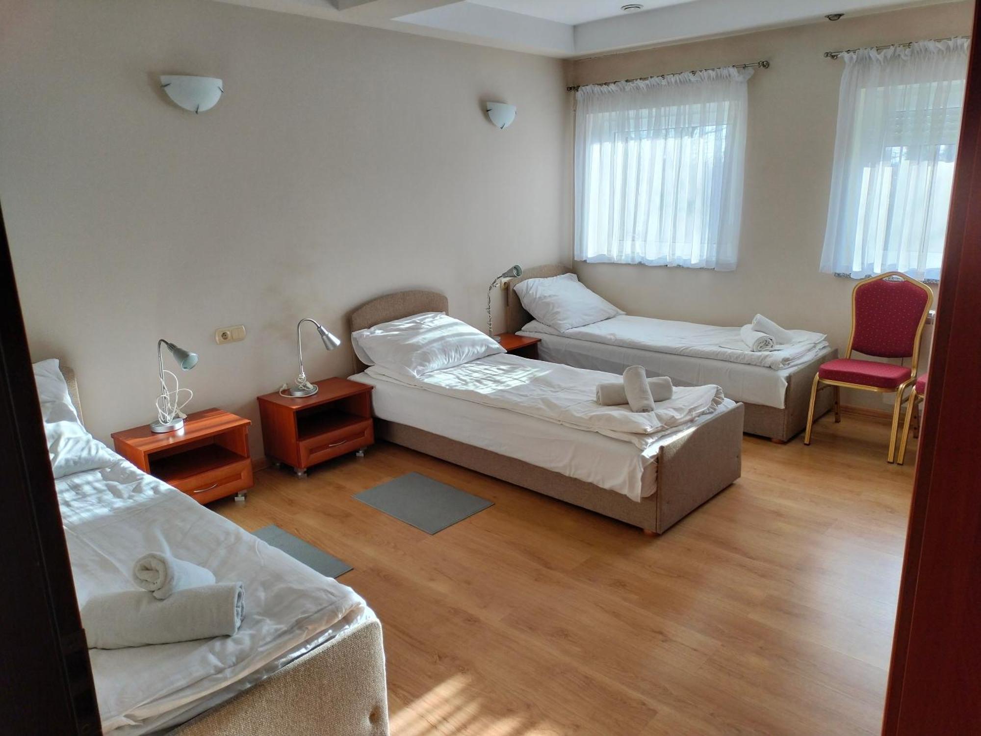 Bankietowa Hotel & Restauracja Ostrow Wielkopolski Room photo