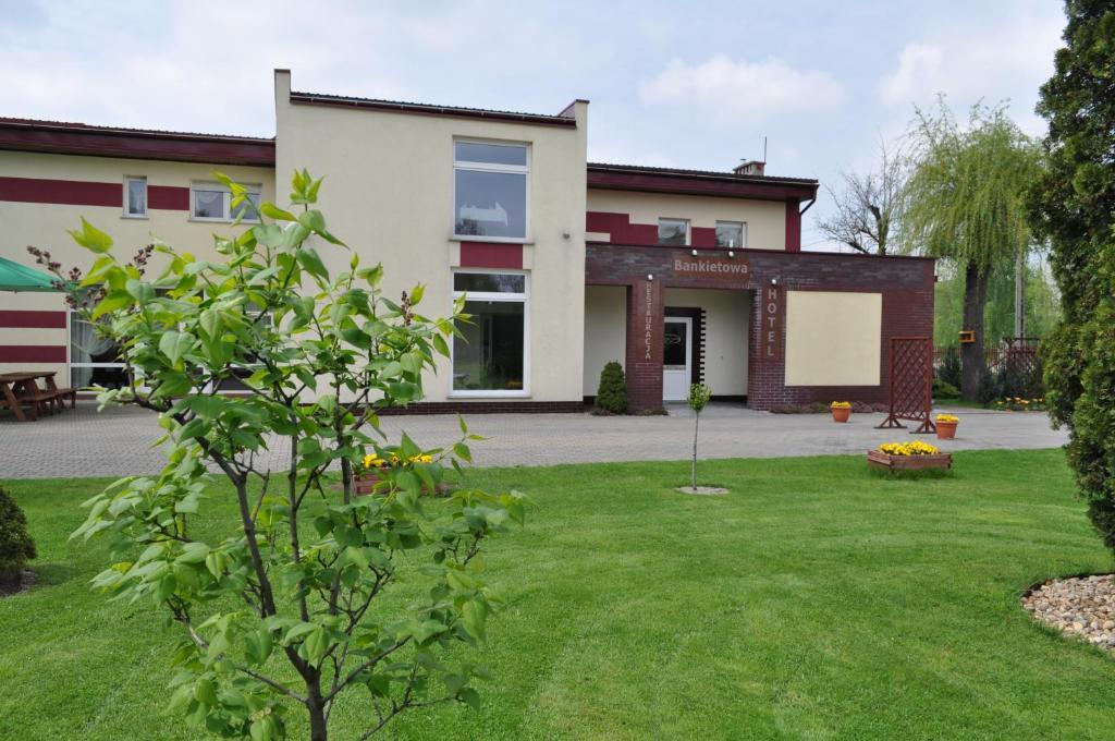 Bankietowa Hotel & Restauracja Ostrow Wielkopolski Exterior photo